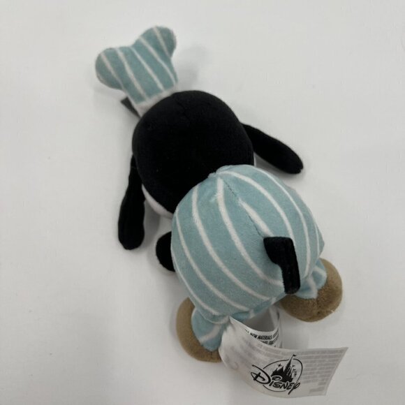 Disney Wishables Runaway Railway Conductor Goofy Plush - Picture 5 of 5